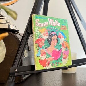 VTG Snow White Elf Book